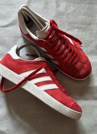 Кроссовки унисекс, adidas, нубук, красный цвет, размер 36