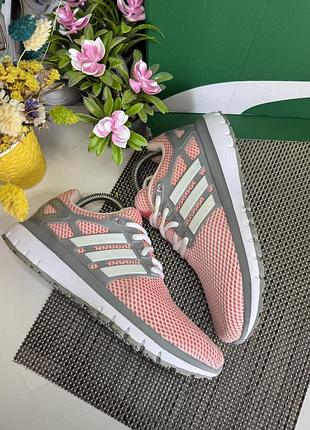 Оригінальні кросівки adidas