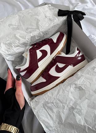 Nike sb dunk burgundy