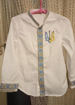 Вишиванка в українському стилі