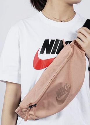 Поясна сумка nike sportswear heritage hip pack
