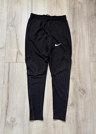 Спортивні штати nike