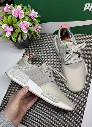 Оригінальні кросівки adidas буст