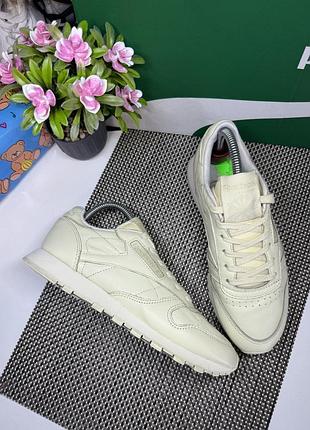 Оригінальні шкіряні кросівки reebok