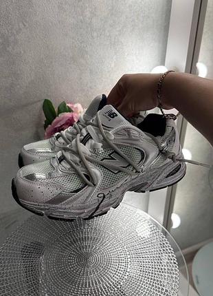 Стильні жіночі кросівки new balance 530 custom white silver