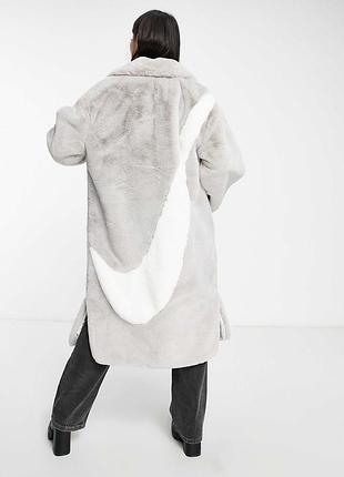 Довга шуба nike