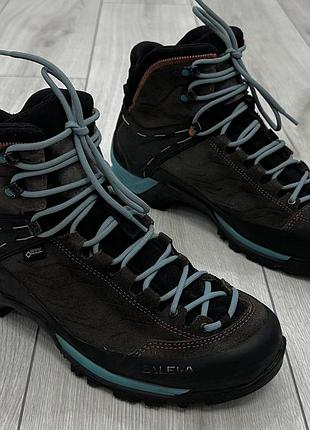 Женские ботинки salewa mountain trainer mid gtx (27 см)