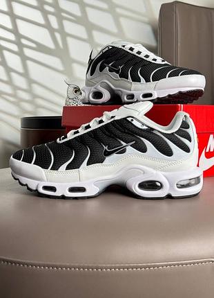 Nike air max plus tn white black