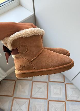 Зимові чоботи на дівчинку в стилі ugg