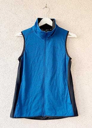 Женская спортивная жилетка under armour coldgear reactor hybrid vest
