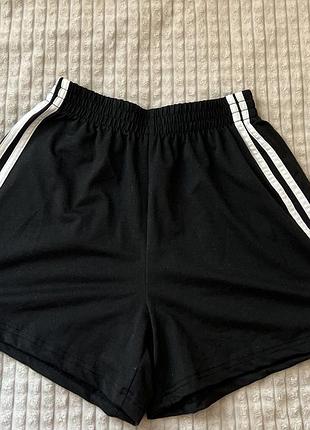 Спортивні шорти( чорні з білими полосами, xs)