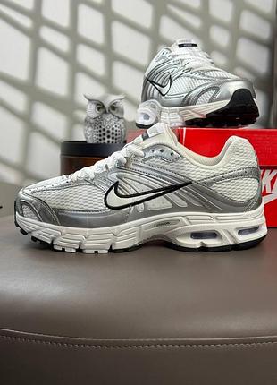 Nike air max moto 2k white metallic