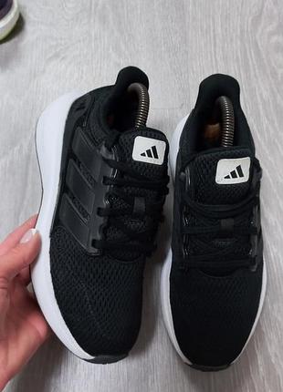 Женские кроссовки adidas