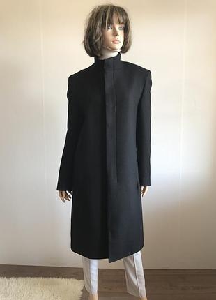 Чорне класичне пальто zara