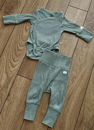 Комплект h&m у рубчик (боді на запах + штанці) 50 см (0–1 міс) organic cotton