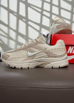 Nike initiator beige