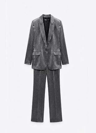 Элегантный серый брючный костюм zara с легким блеском, жакет (размер s) и брюки (размер xs)