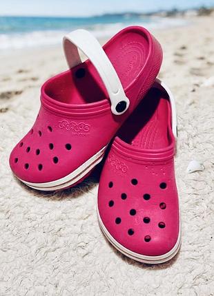 Крокси сабо шльопанці малинові з білими смужками crocs (оригінал)