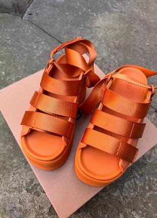 Жіночі сандалі угг ugg goldenrise apricot