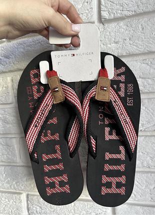 Чоловічі вʼєтнамки від tommy hilfiger