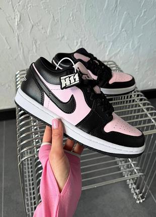 Жіночі кросівки nike air jordan 1 low black pink