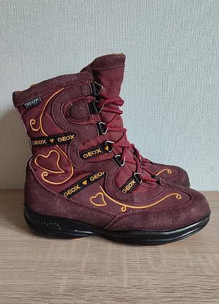 Зимові шкіряні черевики на дівчинку geox 30р. 19 см.