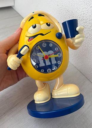 Винтажные часы-будильник m&amp;m's