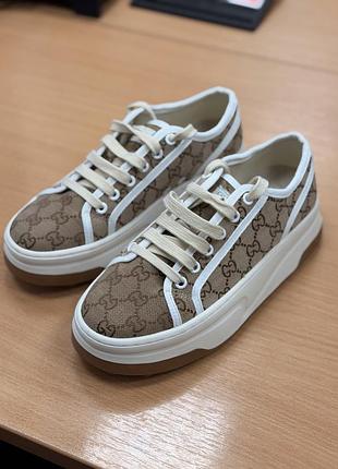 Кеди жіночі gucci з монограмою, бежеві