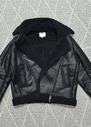 Косуха чёрная h&m куртка, дублёнка