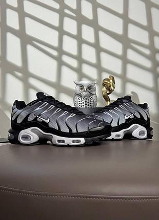 Nike air max plus grey black white 2