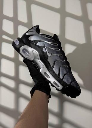 Nike air max plus grey black white 4