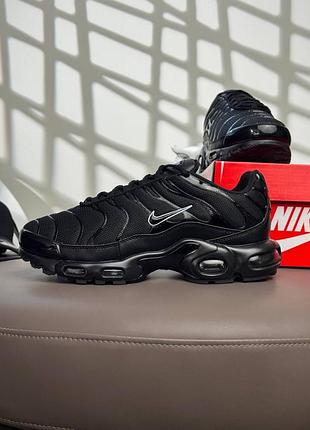 Nike air max plus black