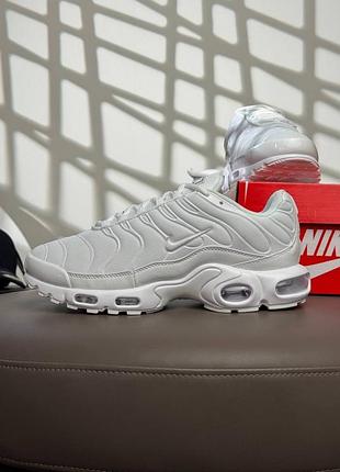 Nike air max plus white