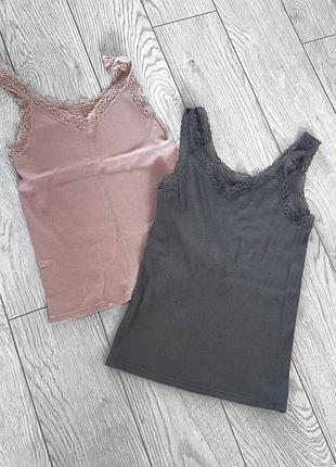 Мотор майка з мереживом сірого та пудрового рожевого кольору uniqlo