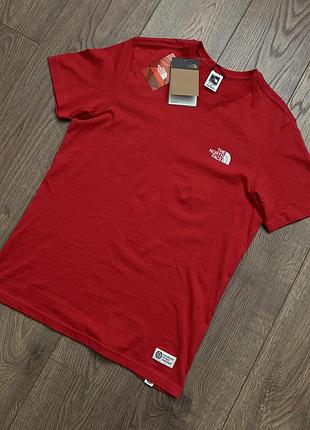 Футболка the north face tnf