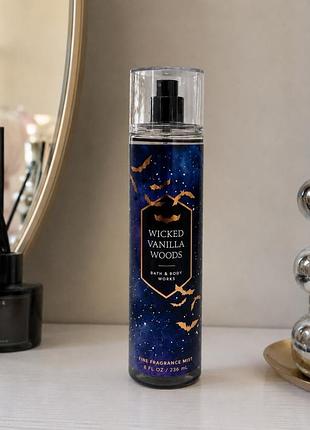 Спрей для тіла wicked vanilla woods bath and body works 236мл