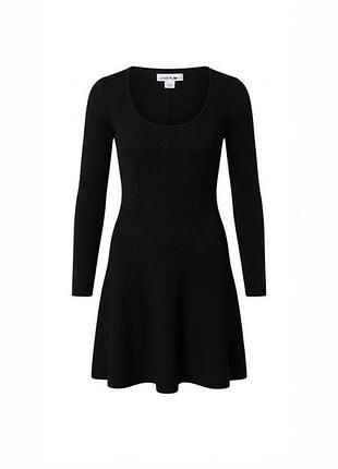 Элегантное черное трикотажное платье-клеш lacoste с длинным рукавом и фигурным вырезом, размер eur 38 / uk 10 (m)