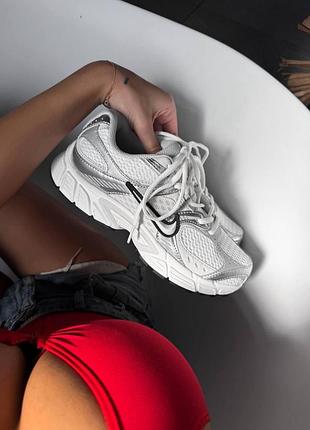 Женские серые кроссовки nike v5 rnr white silver black х раннер 36