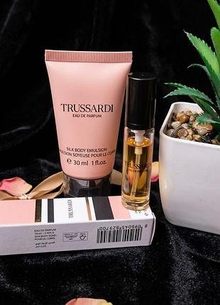 Подарунковий набір trussardi eau de parfum: парфумована вода 10 мл +емульсія