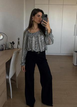 Шикарна блуза topshop зміїний принт