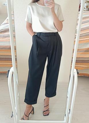 Стильные брюки из новых коллекций cos