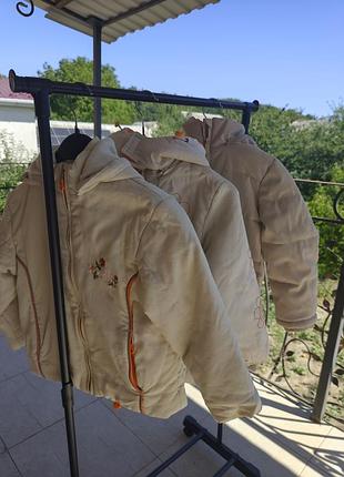 Продам  речі на дівчинку остання куртки пальта осінь зима