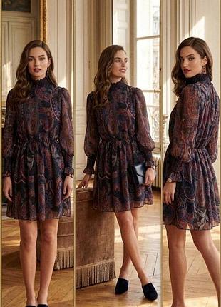 Сукня  з шифону , з підкладкою, з резинками  приємного кольору бренду zara✨
напівобхват грудей-59см; 
напівобхват талії-37(47) см
довжина виробу-90см