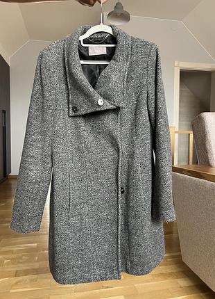 Пальто жіноче! jake’s. розмір m-l. довжина до колін. нюансів ніяких не має. б/у.