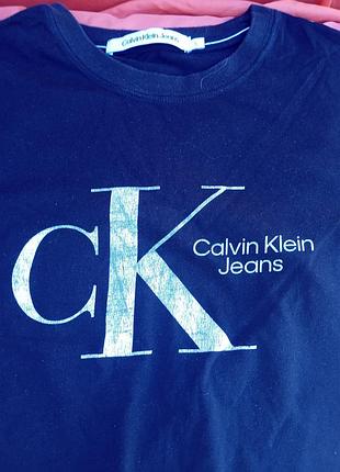 Футболка р.38-40 calvin klein