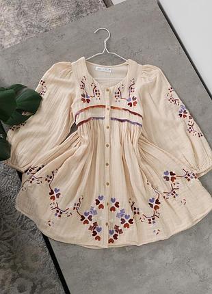 Zara красива сукня з вишивкою дляя дівчинки