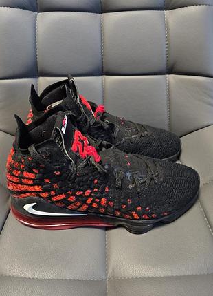 Nike lebron 17