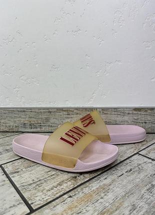 Levi’s slide