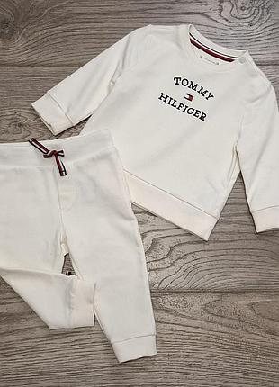 Костюм tommy hilfiger на возраст 6-9 мес/74 см