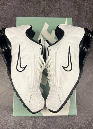 Nike shox r4 white black